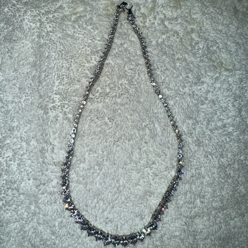 Elegant Silver Necklace